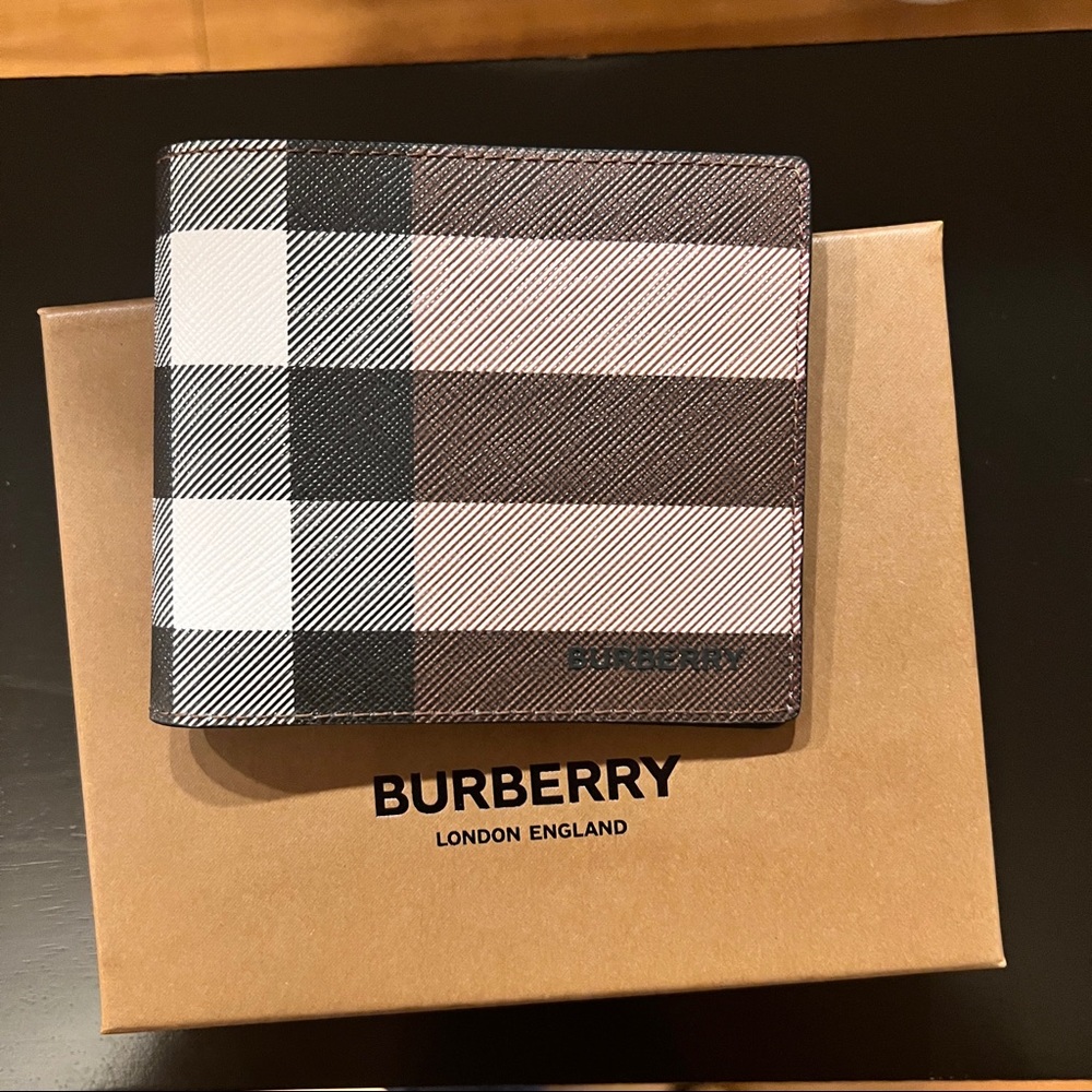 Burberry Authentic Bi-fold Men Wallet
